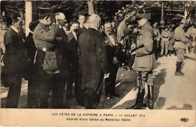 CPA AK Militaire - Fetes de la Victoire a Paris - Marechal Foch (695466)