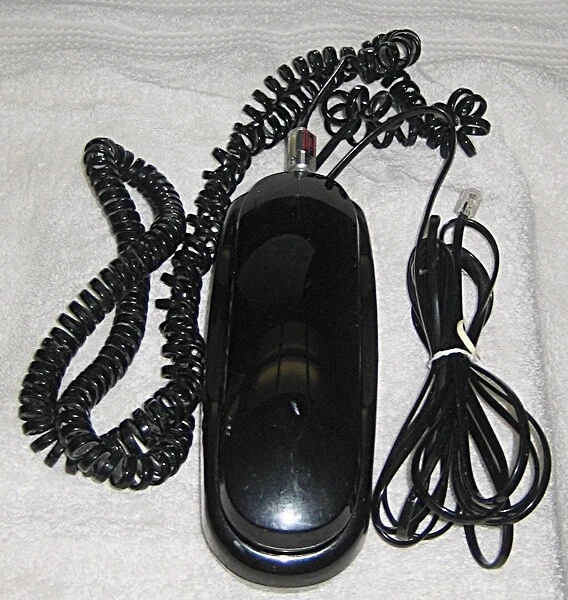 VINTAGE RADIO SHACK Big Button Telephone Trim Wall Phone Et3222