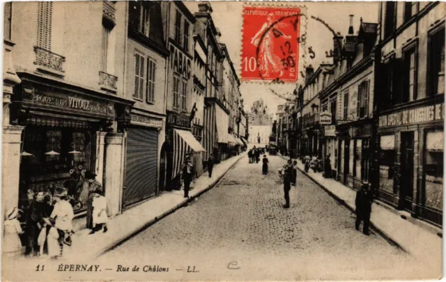CPA ÉPERNAY Rue de CHALONS (491194)