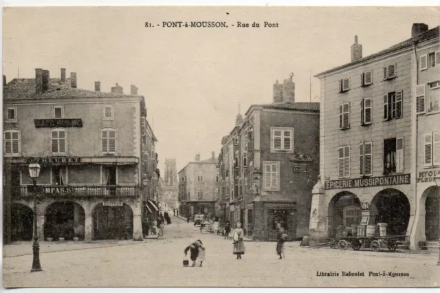 PONT A MOUSSON - Meurthe et Moselle - CPA 54 - la rue du Pont - Le Café HORNE 2