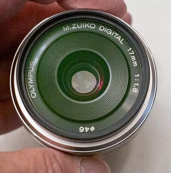 Olympus M.Zuiko Digital 17mm F1.8 Lens for M43 (Excellent Condition)