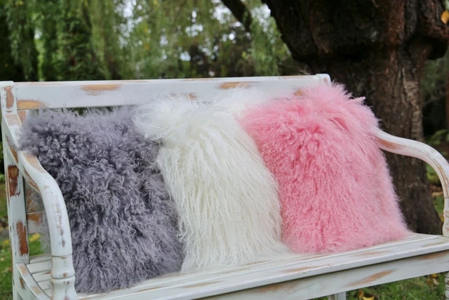 Coussin en peau de mouton Shepherd Lina 40 x 30 cm de Shepherd of