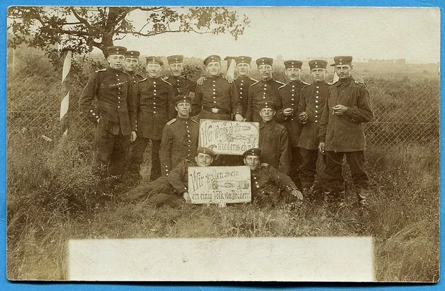 CPA PHOTO: German soldiers of the 30th Infantry Regiment