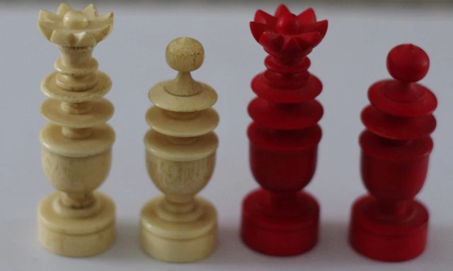 Acheter des pièces d'échecs antiques de reproduction