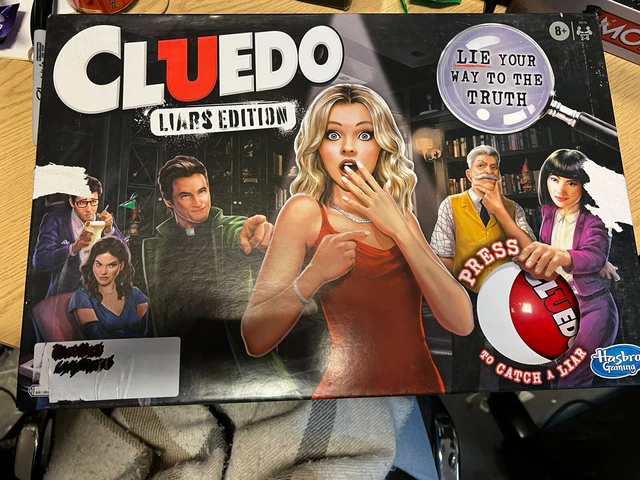 Hasbro Cluedo Card Game (In German) RRP £6.99 CLEARANCE XL £3.99