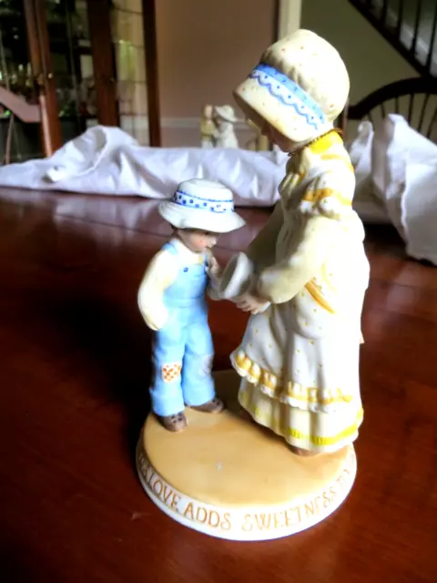 Vintage 1980 Holly Hobbie "Mothers Sweet Love" Porcelain Figurine 2