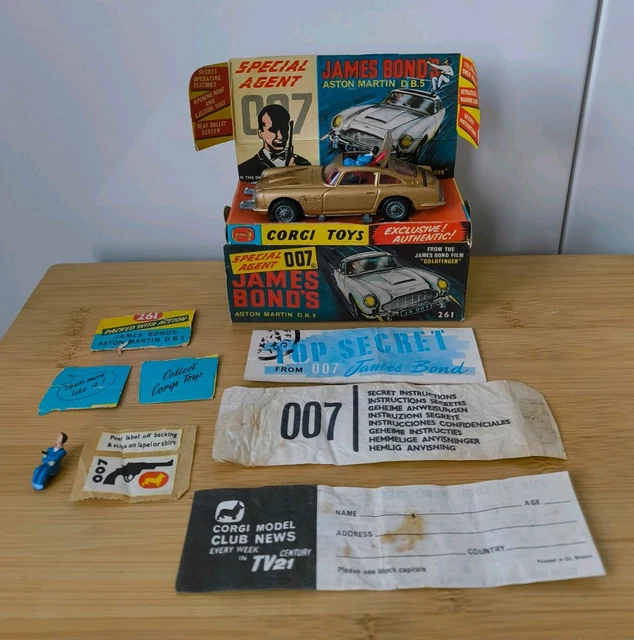 SKADAD FÖRPACKNING - James Bonds Aston Martin DB5 - 1964 - 261 - Corgi - 1:43