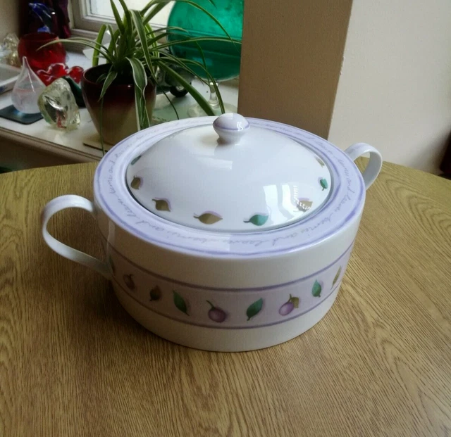 Vintage Marks & Spencer Berries & leaves large lidded tureen 22cm x 10cm superb
