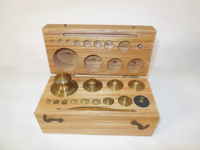 Vintage - Apothecary Brass Set 1 to 500 Gram in Hinged Wooden Box Set - PreOwned