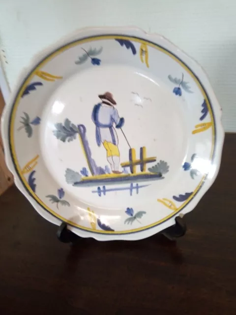 Assiette En Faience De Nevers ?