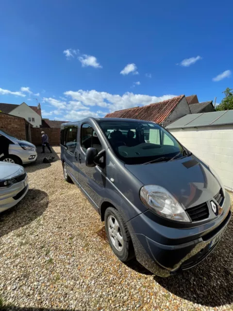 renault trafic minibus 9 seater 2012 auto spare and repairs