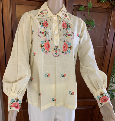 Vintage Embroidered Hippy Boho Flower Blouse Top Size S 70s 60s