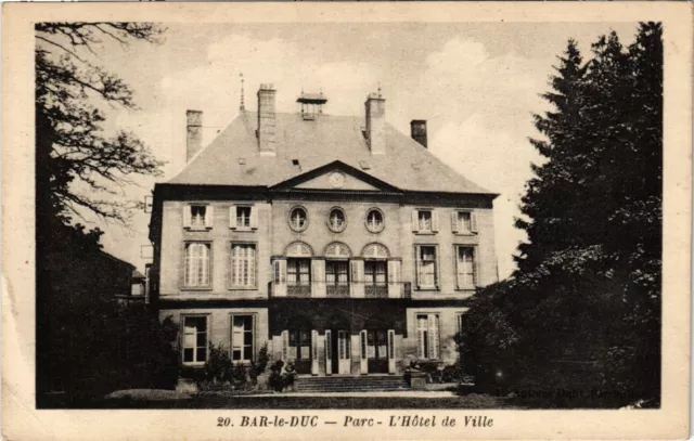 CPA BAR-le-DUC - Parc - L'Hotel de Ville (631101)