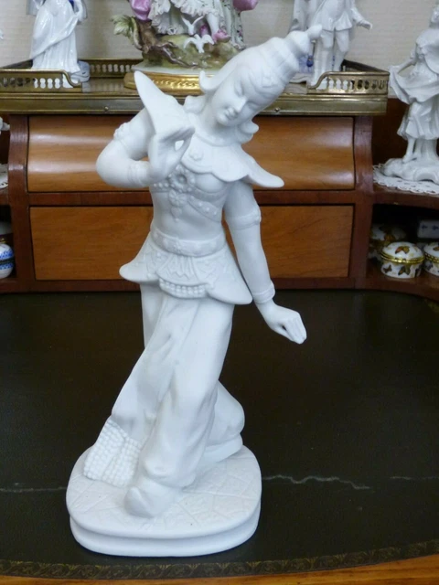 statue de déesse de bali en bois et pièces - H: 53 cm