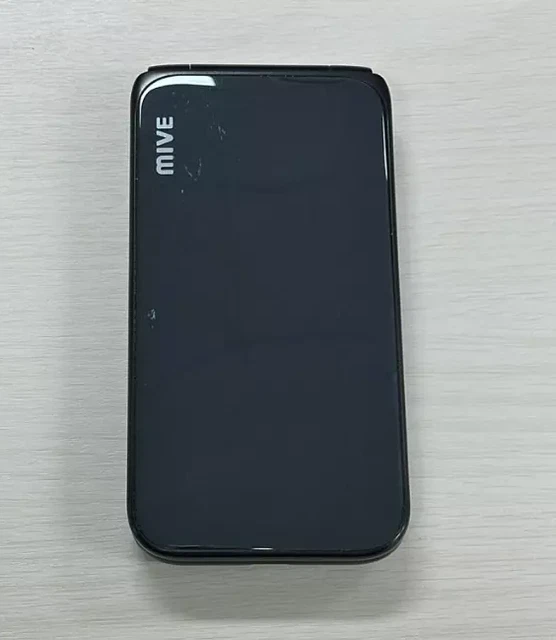 thumbnail image 2 of ALT MIVE Style Folder 2 AT-M140 Flip Phone - 4.3" Android 14 Go, 32GB, LTE/3G (Used - Good Condition) 2 of 3