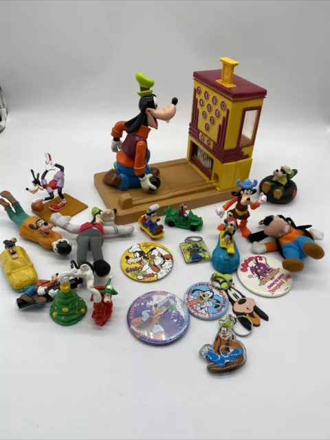 Disney Lot Goofy Vintage, toys, key chains, buttons, gumball dispenser