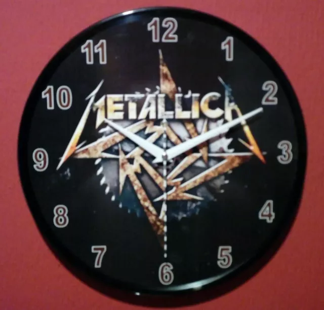 Reloj hecho a mano sobre disco de vinilo - Metallica