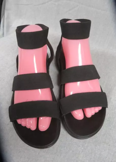 Steve Madden Size 8M Womens Sandals Neeko Black Strappy Flat