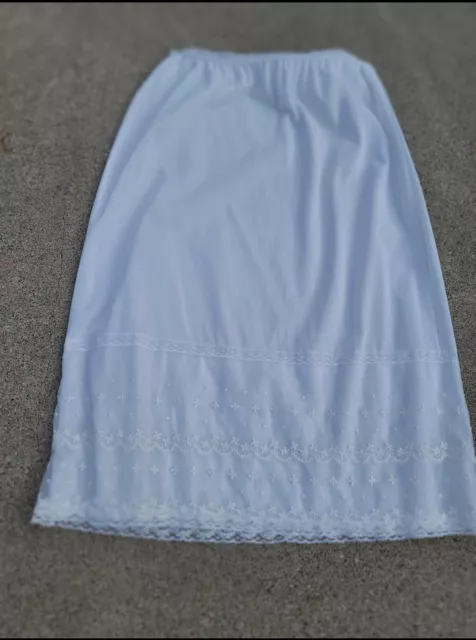 Vintage White Nylon KAYSER Half Slip With Lace Accents, Size, Medium