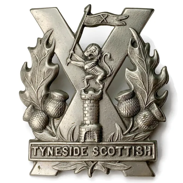 WW1 1915 PATTERN Tyneside Scottish Regiment Cap Badge - LUGS VERSION