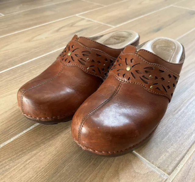 DANSKO SHYANNE Clogs Women's SIZE 9.5 Brown Leather Slip On Comfort Shoes
