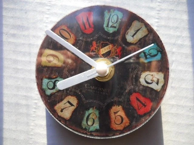 cabernet sauvignon clock wine Desk clock Celler Den Signia