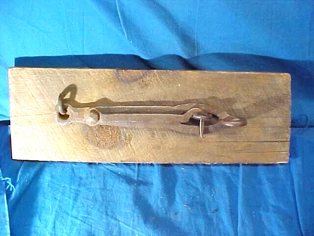 19thc PRIMITIVE Hand Forged IRON BARN DOOR CLASP Closure