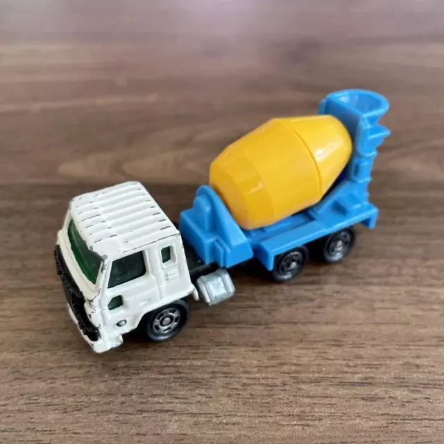 Discontinued Product Tomica No.53 Nissan Diesel Mixer Truck