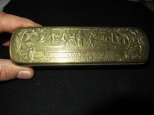 TABATIERE 18th 1773 PECHE MIRACULEUSE HOLLANDAISE ANTIQUE DUTCH BOX SNUFF BRASS