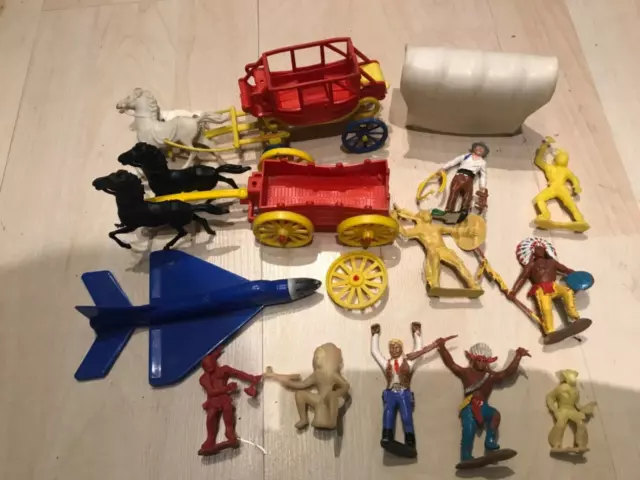 Gruppe alte Wildwest Kunststoff Figuren Kutschen 60-70erJ Sammlerstücke Deko