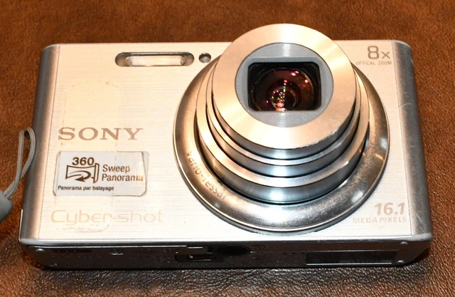 Sony Cyber Shot DSC-W730 16.1MP 8X Zoom Digital Camera W New Battery &  Charger