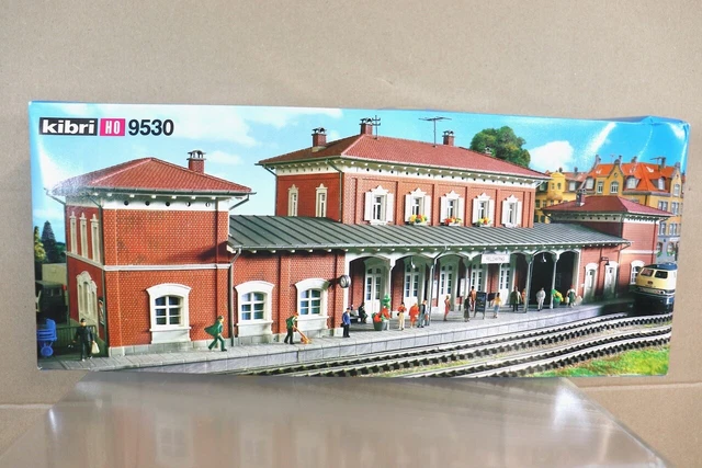10 Stück Modellbänke HO/TT Maßstab 1:87 – Detailliert, Handbemalt, Für Modelleisenbahn & Dioramen
