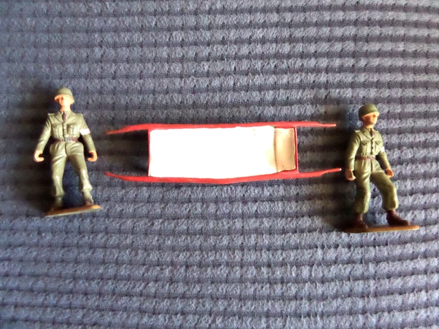Lot De 4 Figurines Soldats Allemands WWII - Échelle 1:35 (50mm) - Marque Starlux - Occasion Comme Neuf