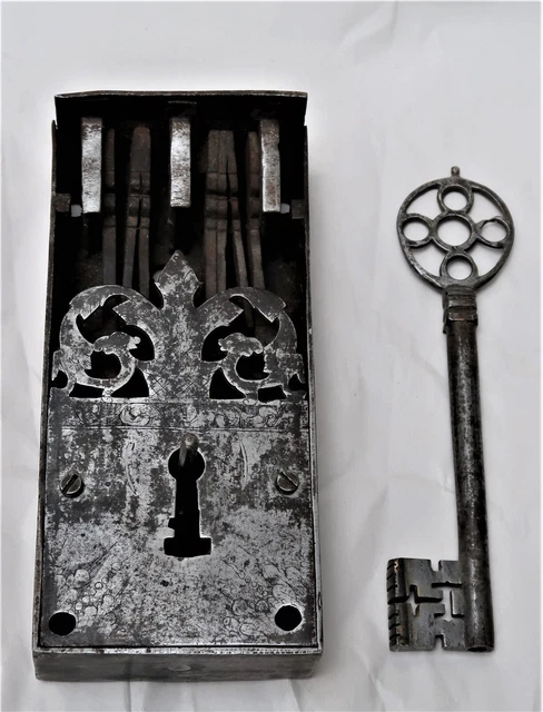 ANCIENNE GROSSE CLÉ en fer forgé clef L 165 mm 10 mm Chateau église
