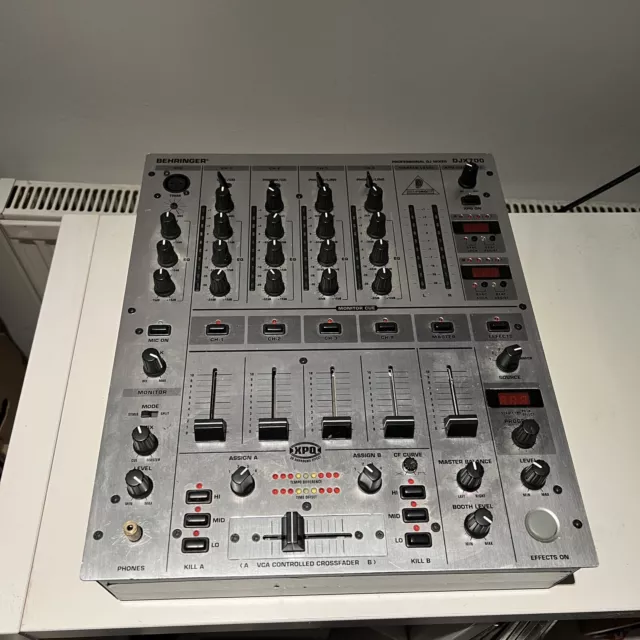 Behringer djx700 Professional mixer 4 channels