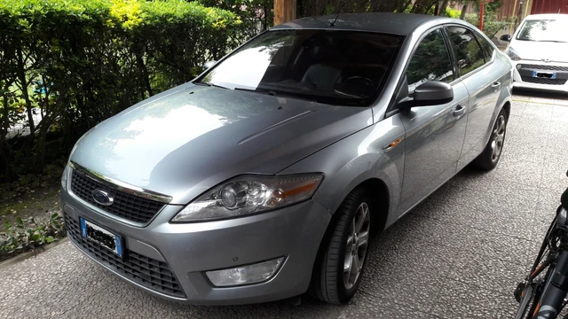 auto usato privato FORD MONDEO GHIA 2.0 TDI FULL OPTIONAL ANNO 2010 auto usato privato FORD MONDEO GHIA 2.0 TDI FULL OPTIONAL ANNO 2010