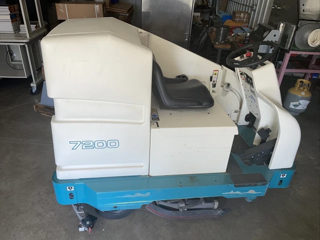 Tennant 7200 36" Cylindrical Rider Floor Scrubber, 36V