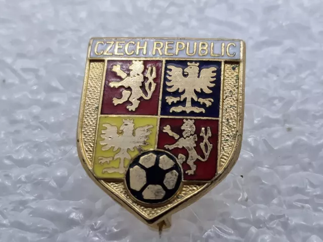 FOOTBALL FEDERATION ASSOCIATION CZECH REPUBLIC ENAMEL VINTAGE pin badge