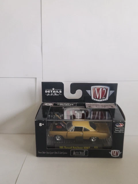 M2 MACHINES AUTO VAULT 1969 Plymouth Road Runner HEMI L53 15.28