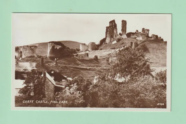 Dorset postcard - Corfe Castle from East - Rp - Unp