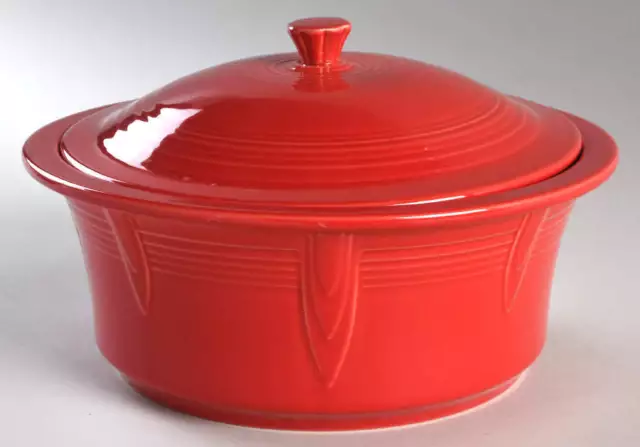 Homer Laughlin  Fiesta Scarlet  2.5 Quart Round Covered Casserole 12255552