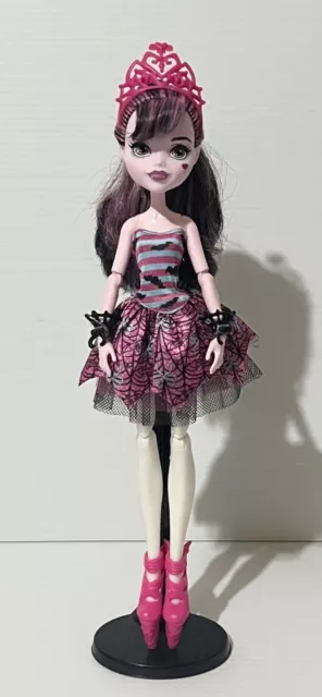 Monster High Ballerina Ghouls Draculaura Doll.