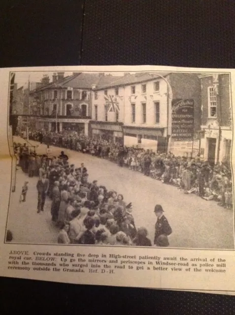 L1-9 Ephemera 1953 Slough Picture Royal Visit High Street Crowds