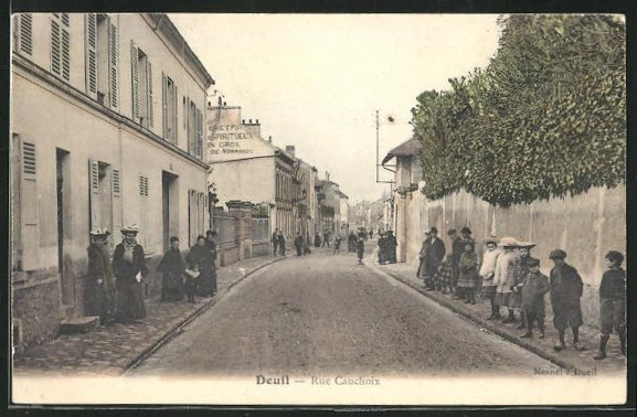 CPA Deuil, Rue Cauchoix, vue de la rue