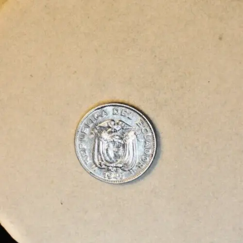 1946 ECUADOR 5 CENTAVOS  Collectible Coin
