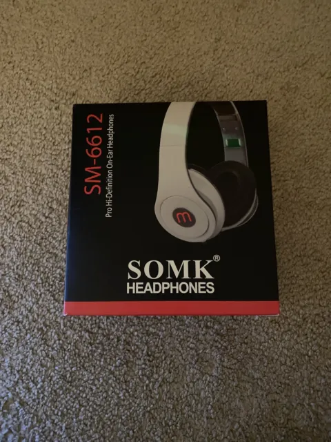 SOMK Black Pro Hi-Definition On-Ear Headphones - New In Box - SM-6612