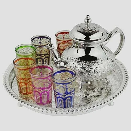 Juego de té marroquí con vasos y bandeja