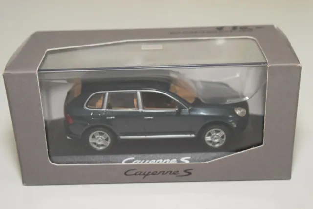 A2 1:43 Minichamps Porsche Cayenne S Metallic Dark Gray Mint Dealer Boxed
