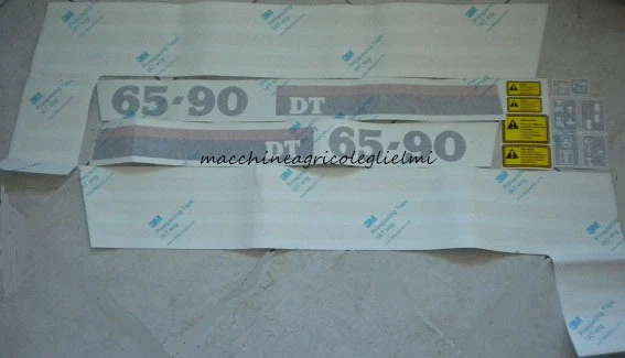 SERIE DECALCOMANIA-ADESIVI PER Trattore Fiat 450DTH.... $38.42