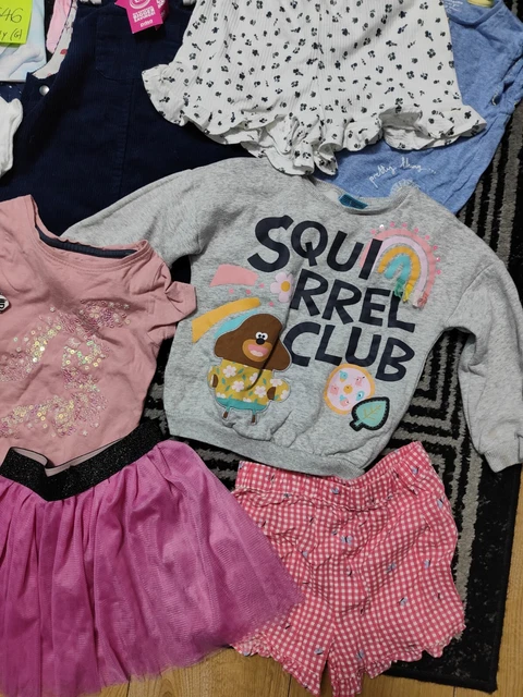 #646- Enorme pacchetto di vestiti per ragazze 3-4 anni GEORGE NEXT DISNEY ZARA TED.B DISNE 2